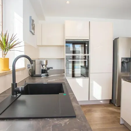 וילה Tiffany With Private Pool And Garden