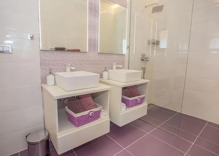 Villa Tiffany With Private Pool And Garden *