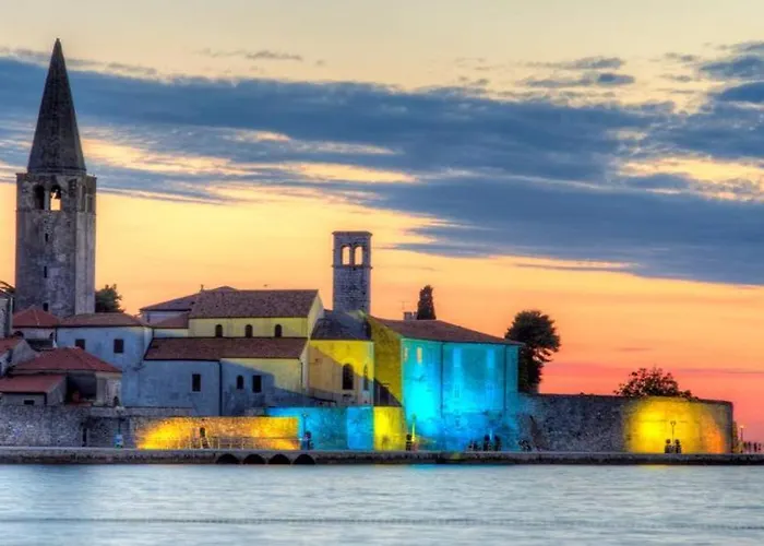 Tiffany With Private Pool And Garden Poreč