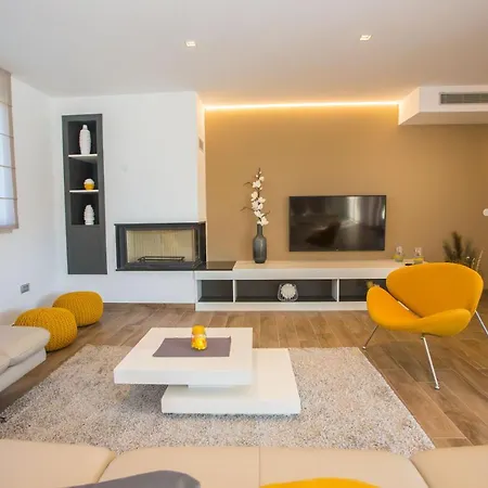 Tiffany With Private Pool And Garden ヴィラ