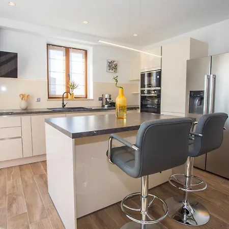 Tiffany With Private Pool And Garden ヴィラ ポレッチ