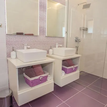 Βίλα Tiffany With Private Pool And Garden *