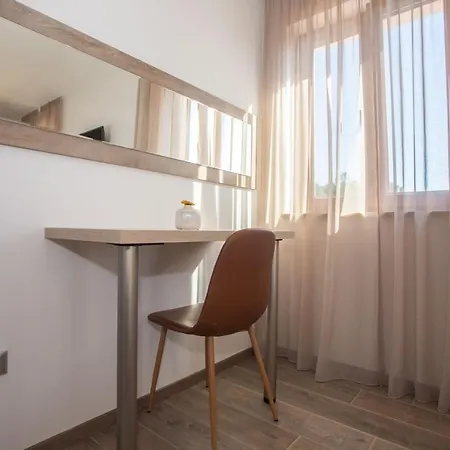 Tiffany With Private Pool And Garden ヴィラ