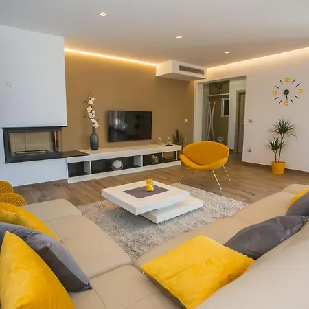 Tiffany With Private Pool And Garden *