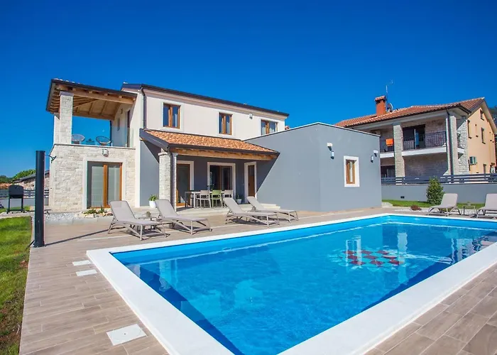 Tiffany With Private Pool And Garden