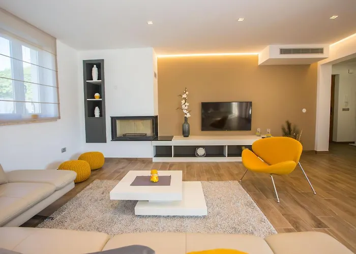 Tiffany With Private Pool And Garden Villa