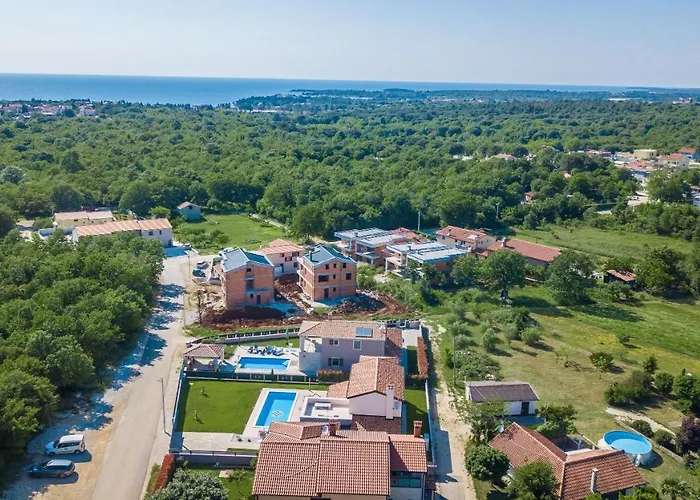 Tiffany With Private Pool And Garden Villa