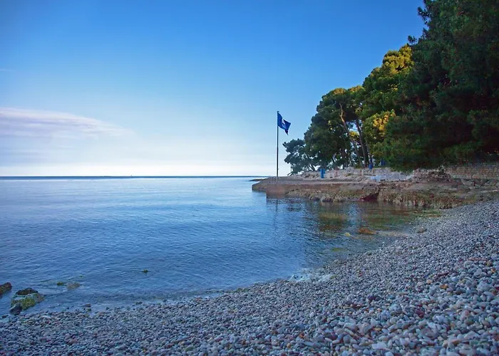 Tiffany With Private Pool And Garden Poreč