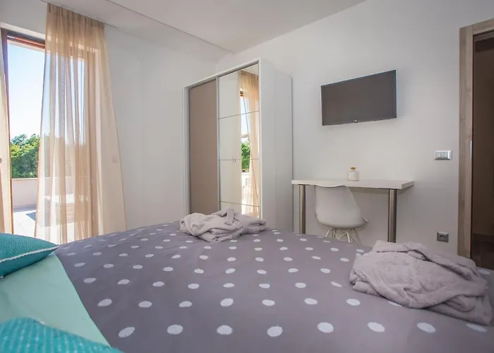 Willa Tiffany With Private Pool And Garden