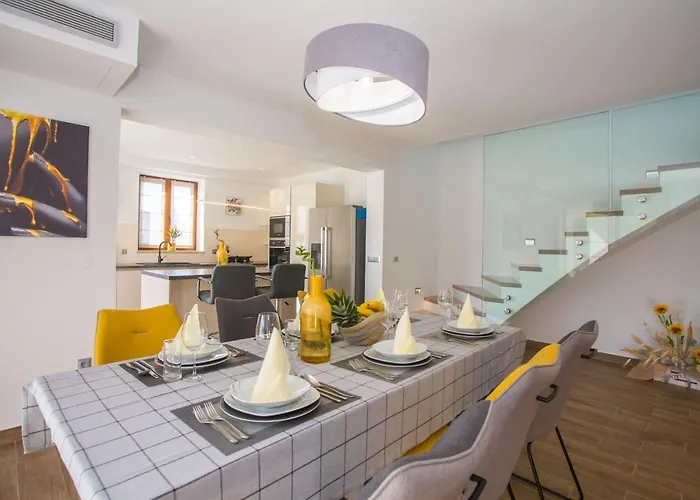 Villa Tiffany With Private Pool And Garden Porec