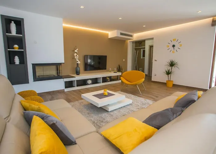 Tiffany With Private Pool And Garden *