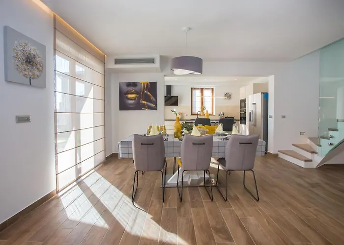 Tiffany With Private Pool And Garden Porec