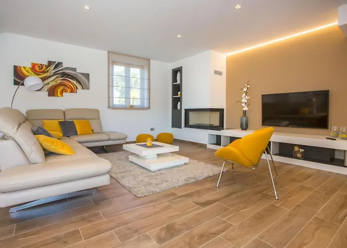 Tiffany With Private Pool And Garden *