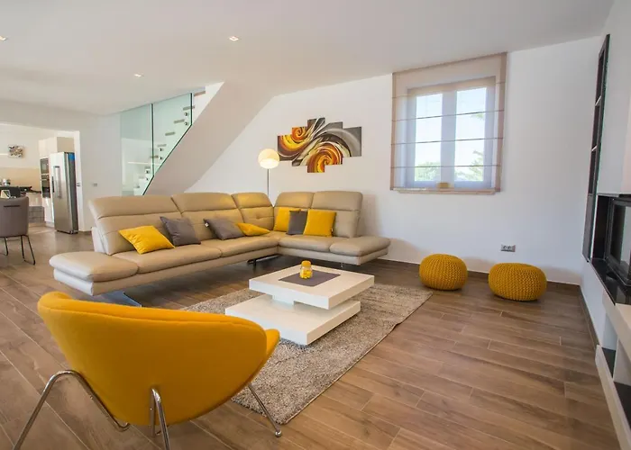 Tiffany With Private Pool And Garden *