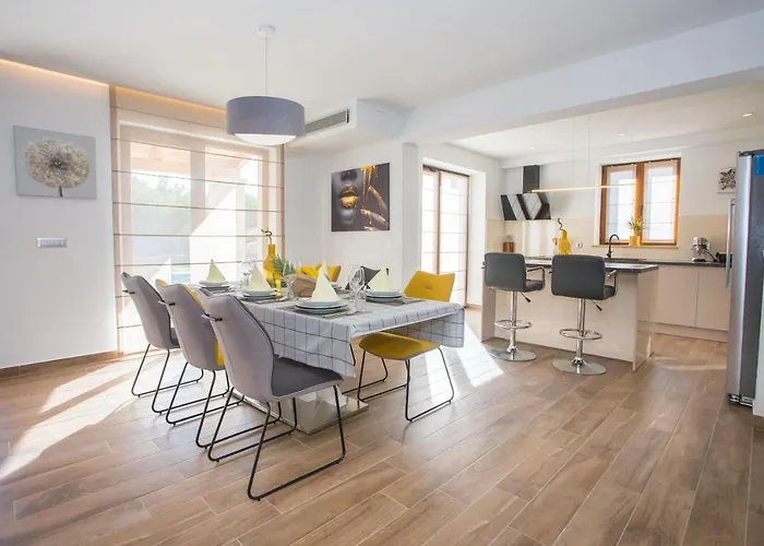 Tiffany With Private Pool And Garden * ポレッチ